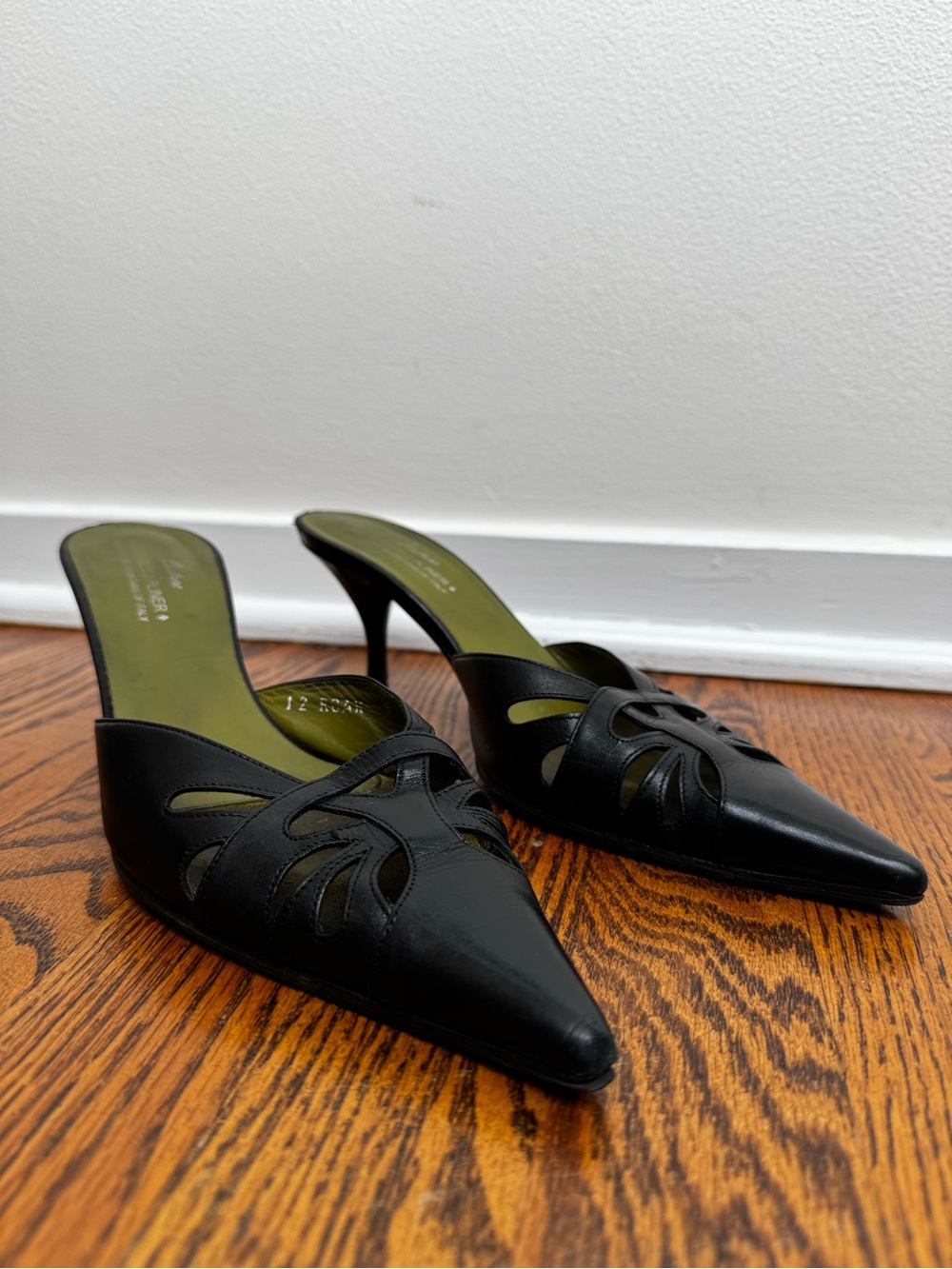 Couture Donald J. Pliner Black Pointed Toe Cut Out Leather Mules